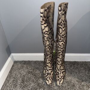 Women’s 7.5- Sam Edelman Boots